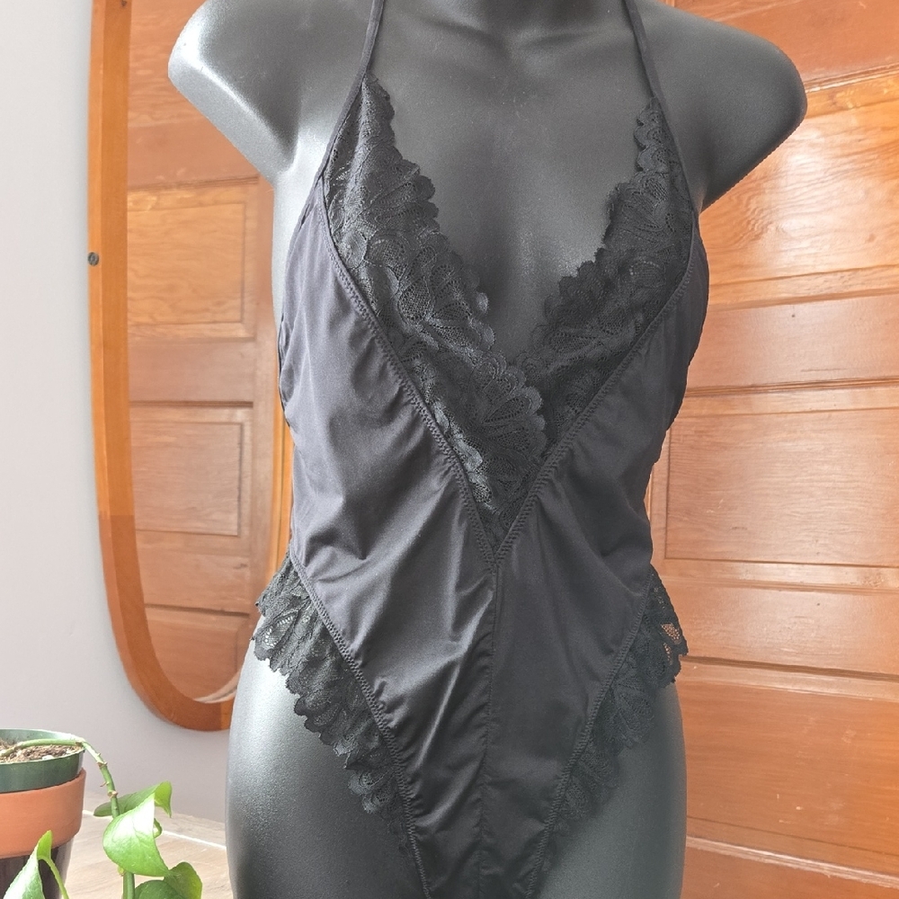 Savage X Fenty Not Sorry Lace Teddy Bodysuit Medium